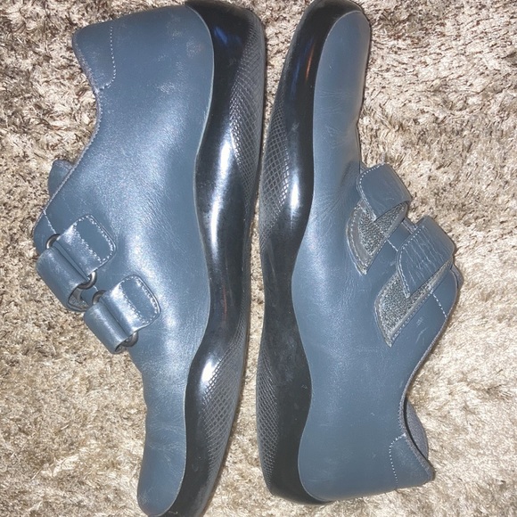 Prada Velcro shoes 8/7,5, it may run small a bit to small for me! - Picture 4 of 9